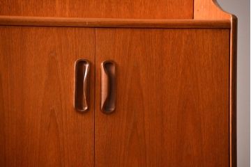 北欧家具　G-PLAN(ジープラン)チーク材サイドボード(サイドキャビネット、リビングボード)