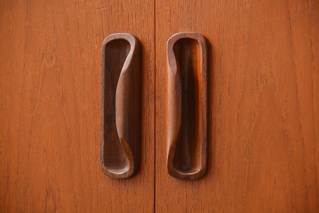 北欧家具　G-PLAN(ジープラン)チーク材サイドボード(サイドキャビネット、リビングボード)