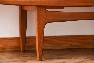 北欧家具　G-PLAN(ジープラン)チーク材サイドボード(サイドキャビネット、リビングボード)