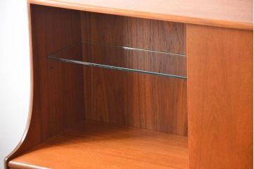 北欧家具　G-PLAN(ジープラン)チーク材サイドボード(サイドキャビネット、リビングボード)