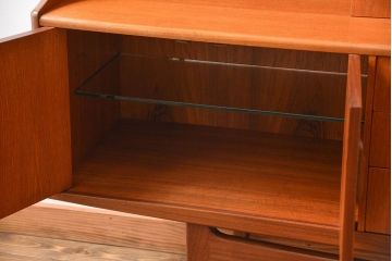 北欧家具　G-PLAN(ジープラン)チーク材サイドボード(サイドキャビネット、リビングボード)