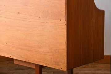 北欧家具　G-PLAN(ジープラン)チーク材サイドボード(サイドキャビネット、リビングボード)