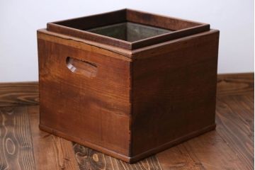 アンティーク雑貨　古民具・骨董品　古い栗材と黒柿材の角火鉢(鉢カバー)