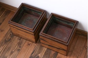 アンティーク雑貨　古民具・骨董　古い黒柿無垢材!角火鉢2個セット