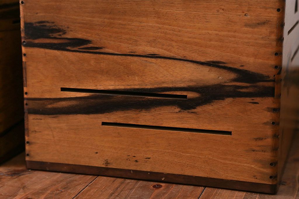 アンティーク雑貨　古民具・骨董　古い黒柿無垢材!角火鉢2個セット