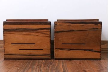 アンティーク雑貨　古民具・骨董　古い黒柿無垢材!角火鉢2個セット