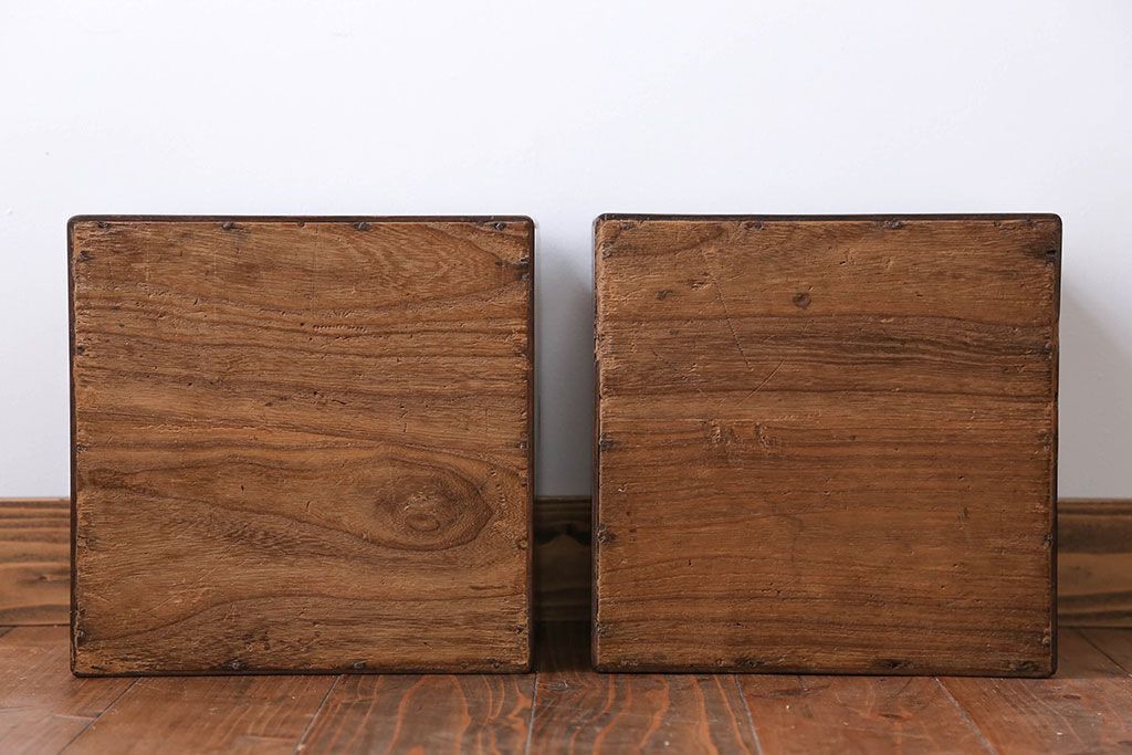 アンティーク雑貨　古民具・骨董　古い黒柿無垢材!角火鉢2個セット