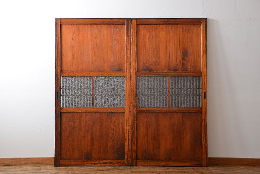 アンティーク　味わい深いダイヤガラス入り格子帯戸2枚セット(建具、板戸、ガラス帯戸)