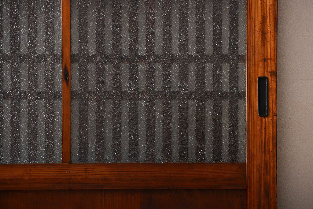 アンティーク　味わい深いダイヤガラス入り格子帯戸2枚セット(建具、板戸、ガラス帯戸)