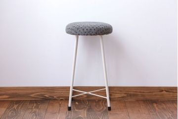 アンティーク家具　ペイントのかわいい座面の丸スツール1脚(椅子、いす)