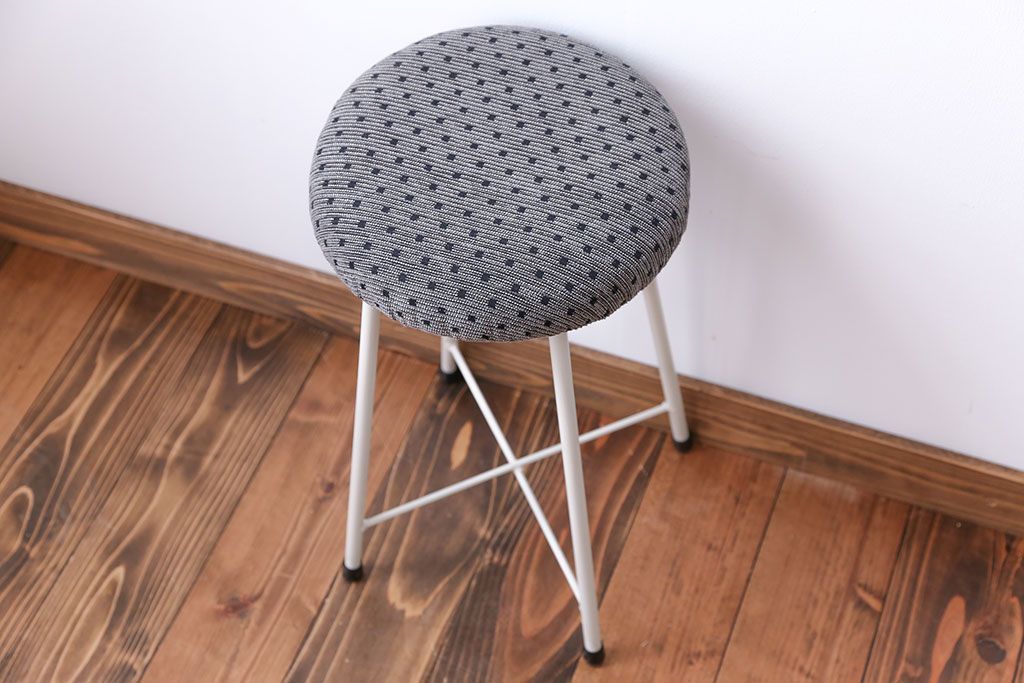 アンティーク家具　ペイントのかわいい座面の丸スツール1脚(椅子、いす)