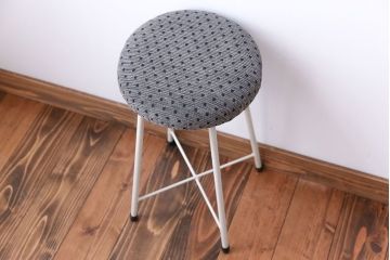 アンティーク家具　ペイントのかわいい座面の丸スツール1脚(椅子、いす)