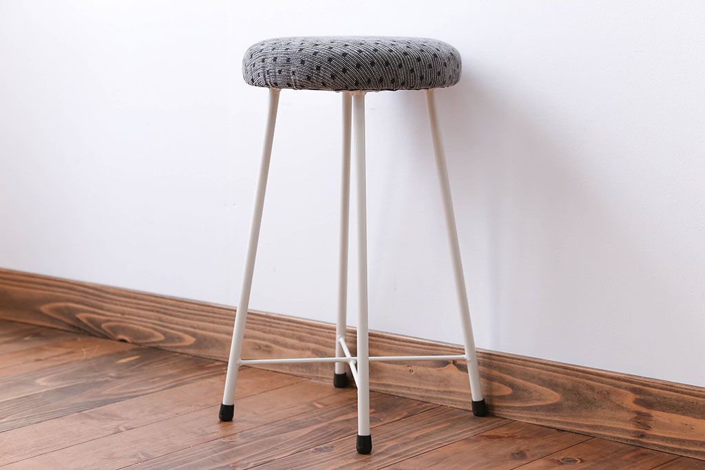 アンティーク家具　ペイントのかわいい座面の丸スツール1脚(椅子、いす)