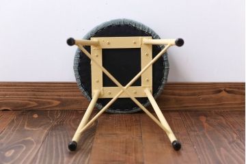 アンティーク家具　カラーペイント鉄脚の丸いスツール(丸椅子、イス)1脚