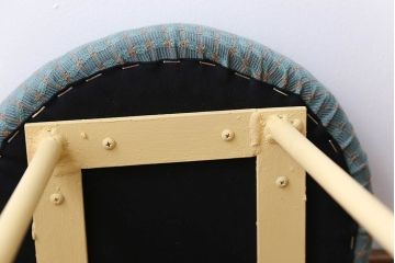 アンティーク家具　カラーペイント鉄脚の丸いスツール(丸椅子、イス)1脚