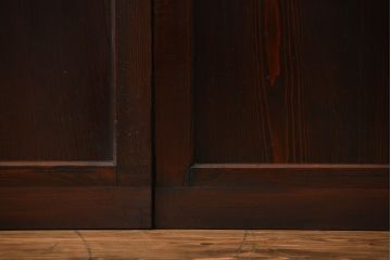 古民具・骨董　囲炉裏でいぶされた格子帯戸2枚セット(板戸)