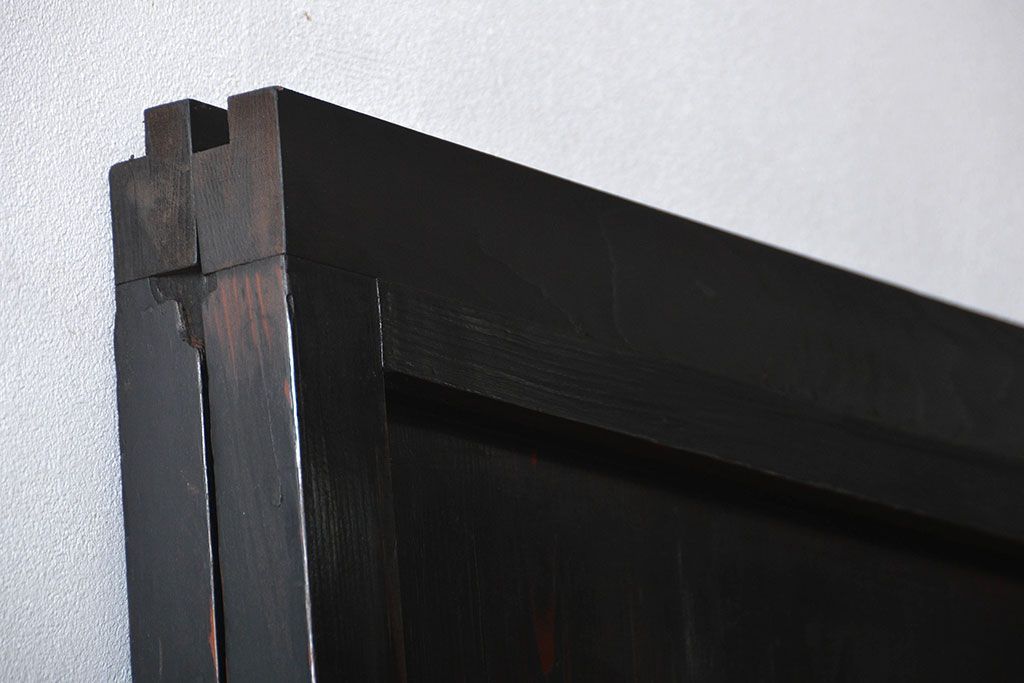 古民具・骨董　囲炉裏でいぶされた格子帯戸2枚セット(板戸)