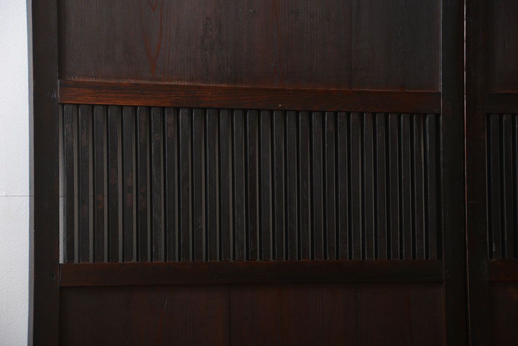 古民具・骨董　囲炉裏でいぶされた格子帯戸2枚セット(板戸)