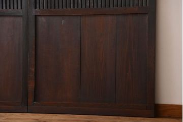 古民具・骨董　囲炉裏でいぶされた格子帯戸2枚セット(板戸)