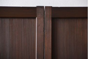 アンティーク　ガラス入りの柾目が美しい上品な帯戸2枚セット(引き戸、ガラス帯戸)
