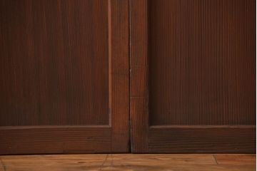 アンティーク　ガラス入りの柾目が美しい上品な帯戸2枚セット(引き戸、ガラス帯戸)