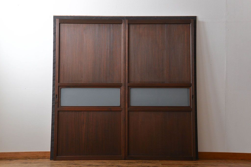 アンティーク　ガラス入りの柾目が美しい上品な帯戸2枚セット(引き戸、ガラス帯戸)