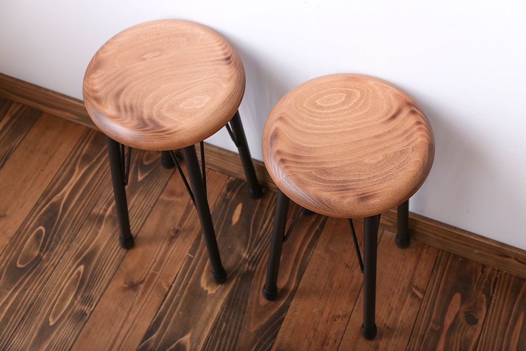 アンティーク家具　ペイント鉄脚のナチュラルスツール2脚セット(椅子、イス)