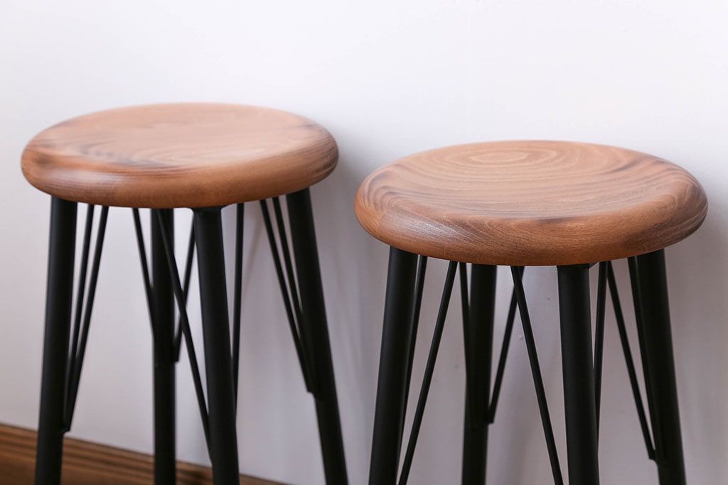 アンティーク家具　ペイント鉄脚のナチュラルスツール2脚セット(椅子、イス)