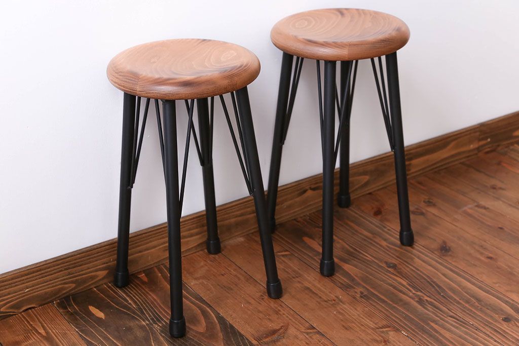 アンティーク家具　ペイント鉄脚のナチュラルスツール2脚セット(椅子、イス)