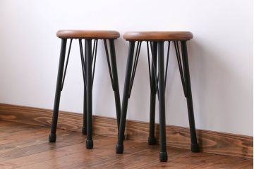 アンティーク家具　ペイント鉄脚のナチュラルスツール2脚セット(椅子、イス)