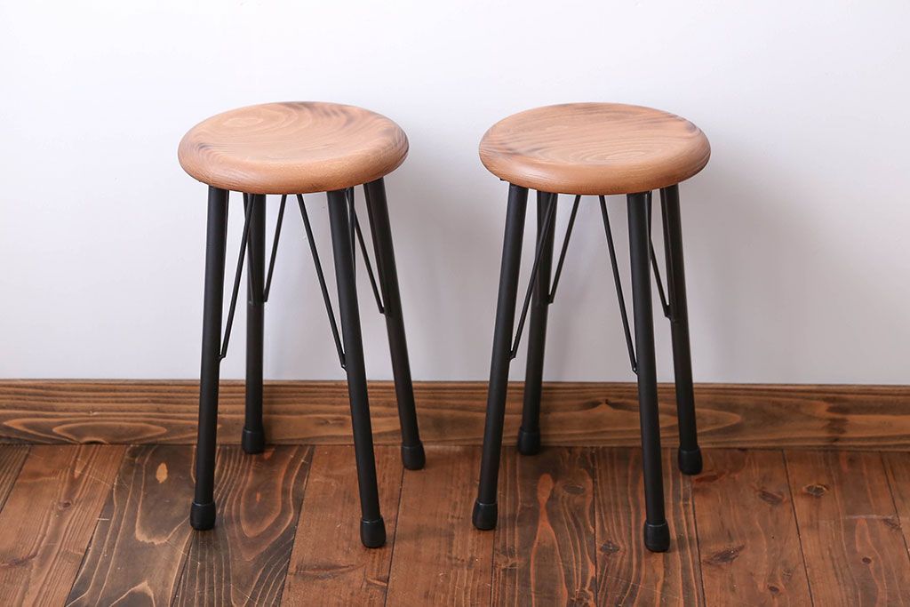 アンティーク家具　ペイント鉄脚のナチュラルスツール2脚セット(椅子、イス)