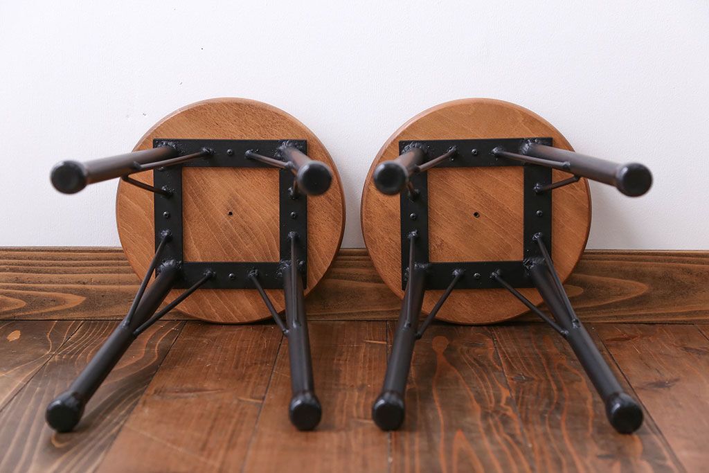 アンティーク家具　ペイント鉄脚のナチュラルスツール2脚セット(椅子、イス)