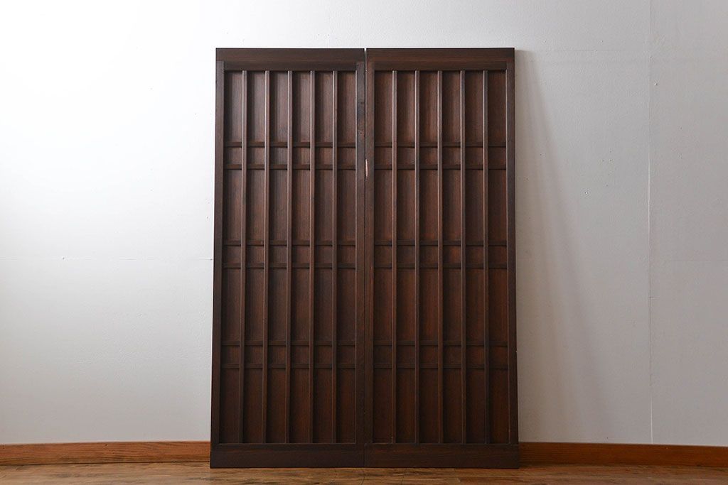 古民具・骨董　桟の入った格子板戸2枚セット(古民具、引き戸)