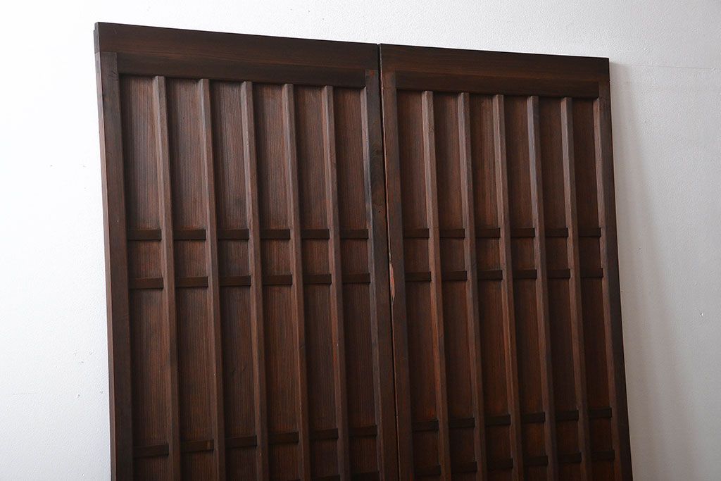 古民具・骨董　桟の入った格子板戸2枚セット(古民具、引き戸)