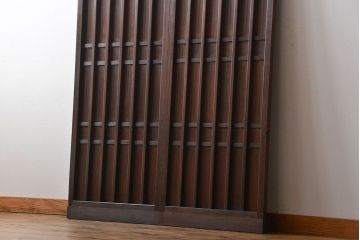 古民具・骨董　桟の入った格子板戸2枚セット(古民具、引き戸)