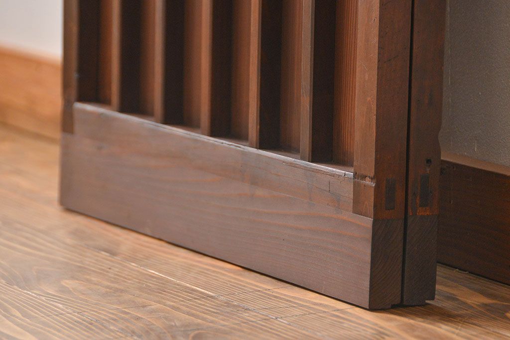 古民具・骨董　桟の入った格子板戸2枚セット(古民具、引き戸)