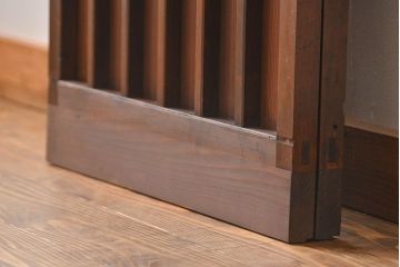 古民具・骨董　桟の入った格子板戸2枚セット(古民具、引き戸)