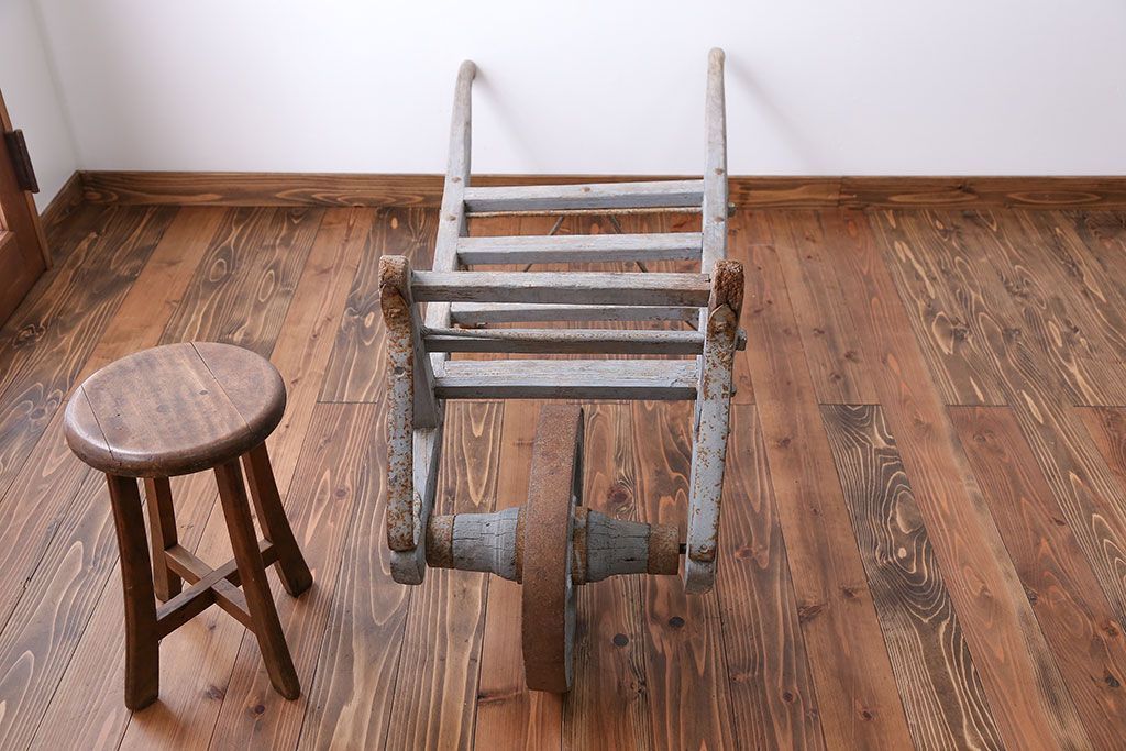 フランスアンティーク　シャビーなかわいい一輪車(手押し車、ガーデニング)