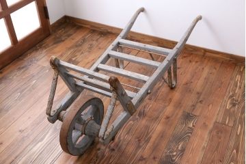 フランスアンティーク　シャビーなかわいい一輪車(手押し車、ガーデニング)