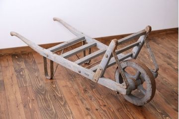フランスアンティーク　シャビーなかわいい一輪車(手押し車、ガーデニング)