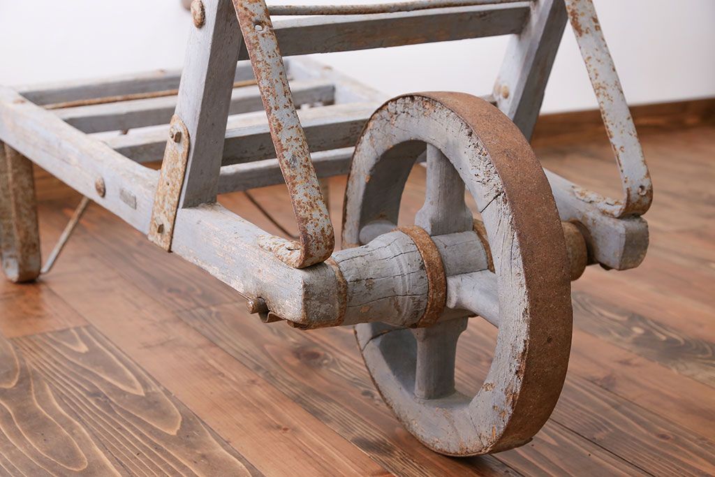 フランスアンティーク　シャビーなかわいい一輪車(手押し車、ガーデニング)