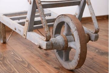 フランスアンティーク　シャビーなかわいい一輪車(手押し車、ガーデニング)