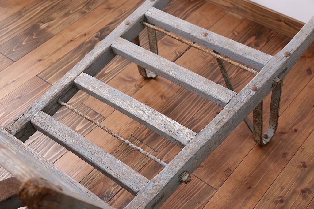 フランスアンティーク　シャビーなかわいい一輪車(手押し車、ガーデニング)