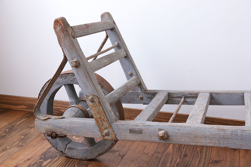 フランスアンティーク　シャビーなかわいい一輪車(手押し車、ガーデニング)