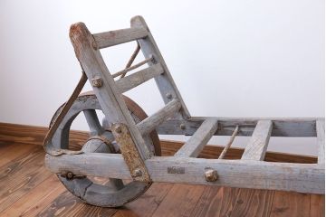 フランスアンティーク　シャビーなかわいい一輪車(手押し車、ガーデニング)