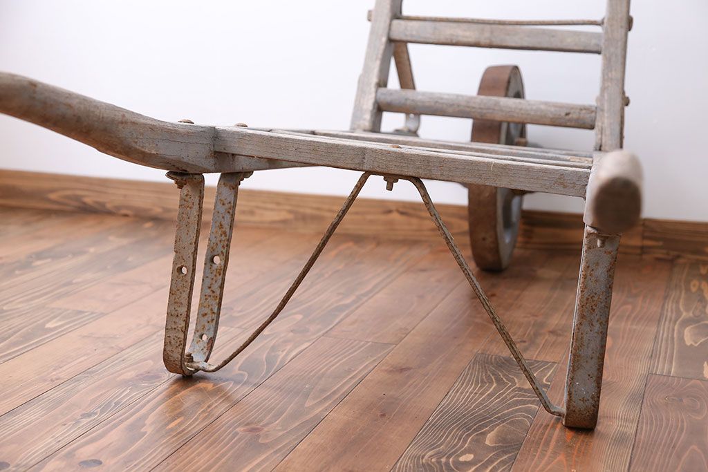 フランスアンティーク　シャビーなかわいい一輪車(手押し車、ガーデニング)