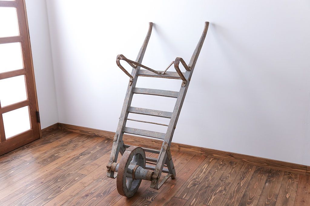 フランスアンティーク　シャビーなかわいい一輪車(手押し車、ガーデニング)