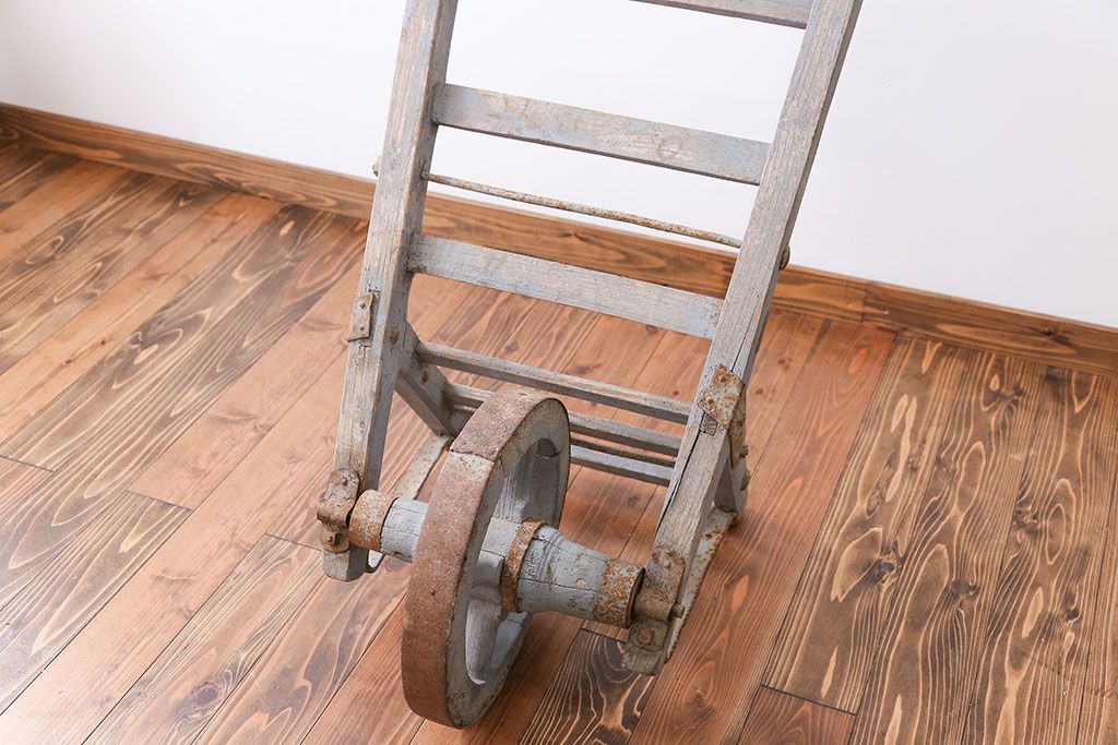 フランスアンティーク　シャビーなかわいい一輪車(手押し車、ガーデニング)