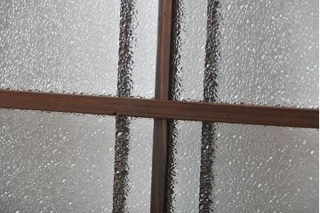 アンティーク　ダイヤガラスとモールガラス入りの縦格子幅狭ガラス戸4枚セット(引き戸)