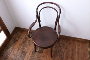 アンティーク家具　イギリスアンティーク ベントウッド(曲げ木)アームチェア(椅子、イス)